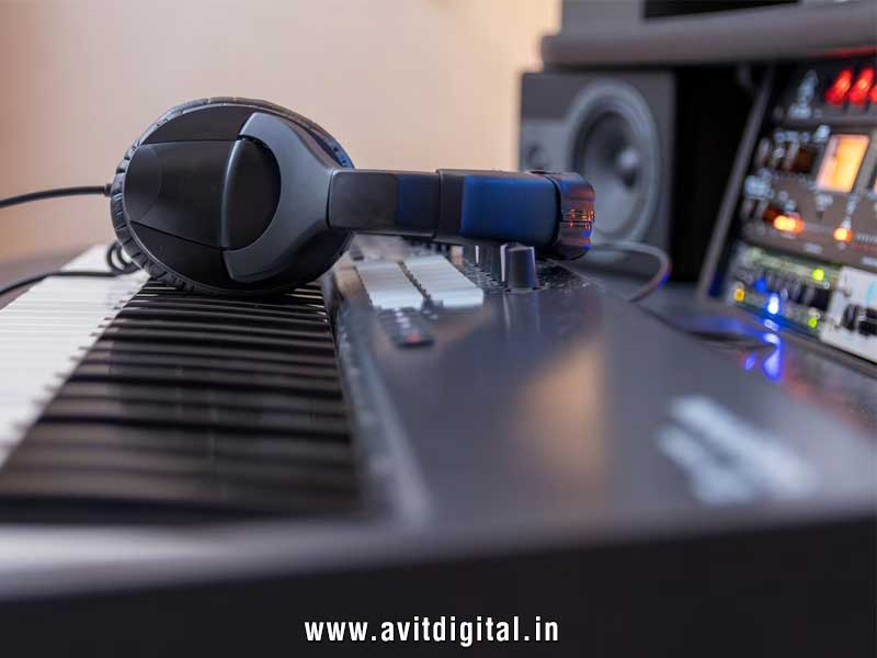 Restaurants / Cafe / Retail Outlets